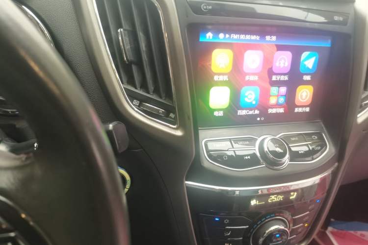 Used CHANGAN CS75 2017 Shangkui Edition 1.5T Automatic Fengxiang Model Audio And AC Panel