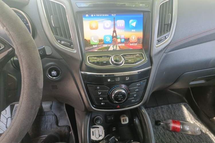 Used CHANGAN CS75 2017 Shangkui Edition 1.5T Manual Fengxiang Model Audio And AC Panel