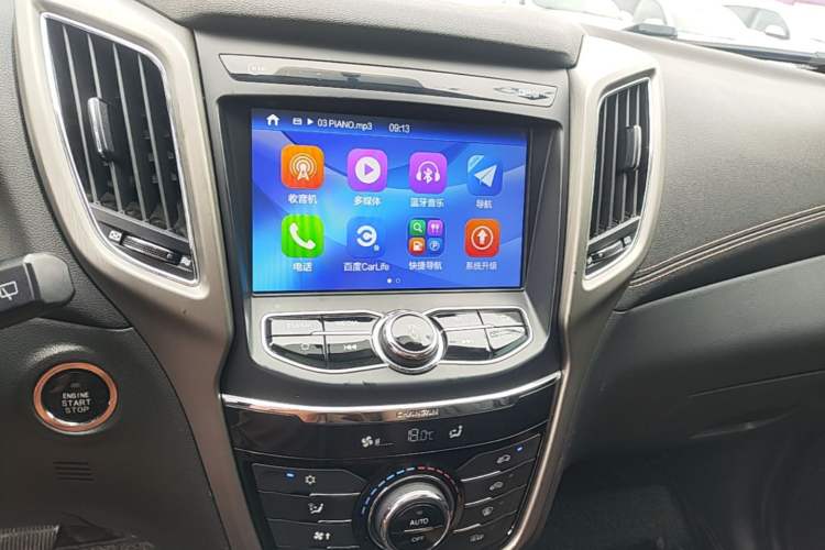 Used CHANGAN CS75 2017 Shangkui Edition 1.5T Automatic Fengxiang Model Audio And AC Panel