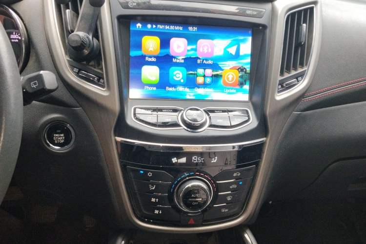 Used CHANGAN CS75 2017 Shangkui Edition 1.5T Automatic Fengxiang Model Audio And AC Panel