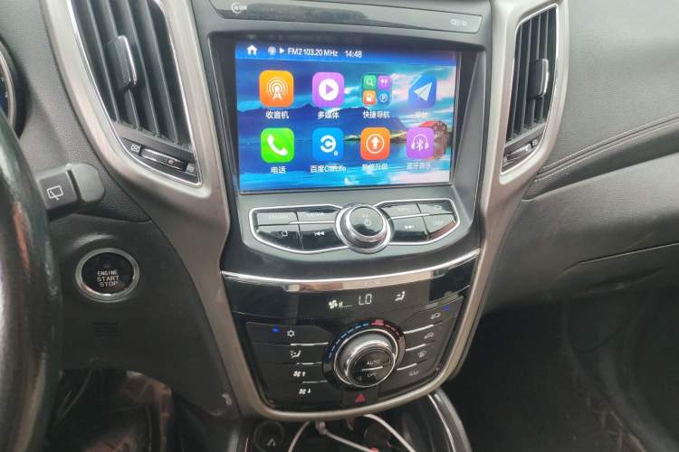 Used CHANGAN CS75 2017 Shangkui Edition 1.8T Automatic All-Wheel-Drive Luxury Model Audio And AC Panel