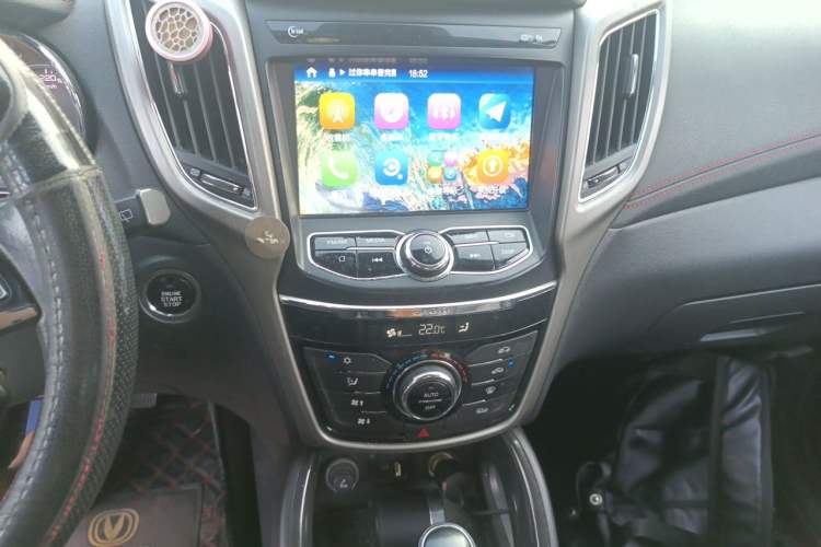 Used CHANGAN CS75 2017 Shangkui Edition 1.5T Automatic Fengyue Model Audio And AC Panel