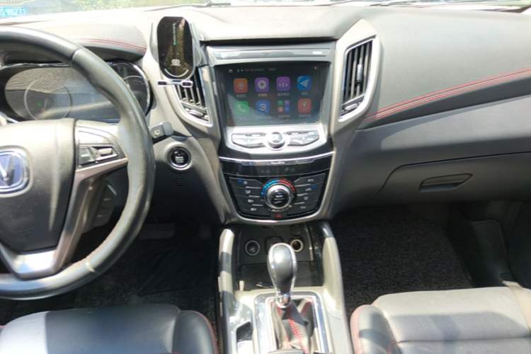 Used CHANGAN CS75 2017 Shangkui Edition 1.5T Automatic Fengxiang Model Audio And AC Panel