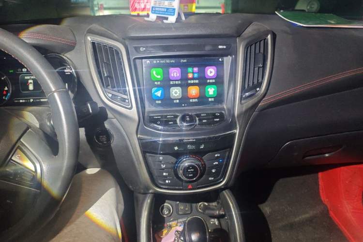 Used CHANGAN CS75 2017 Shangkui Edition 1.5T Automatic Fengxiang Model Audio And AC Panel