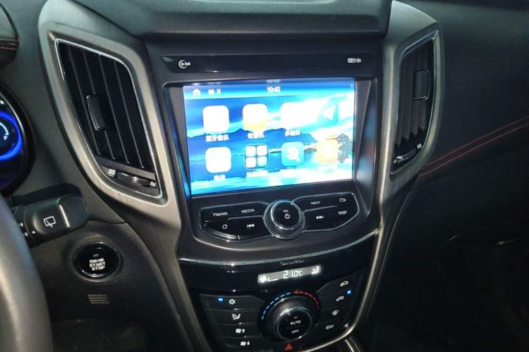 Used CHANGAN CS75 2017 Shangkui Edition 1.5T Manual Fengxiang Model Audio And AC Panel