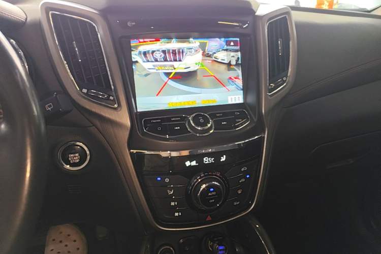 Used CHANGAN CS75 2017 Shangkui Edition 1.5T Automatic Fengxiang Model Audio And AC Panel