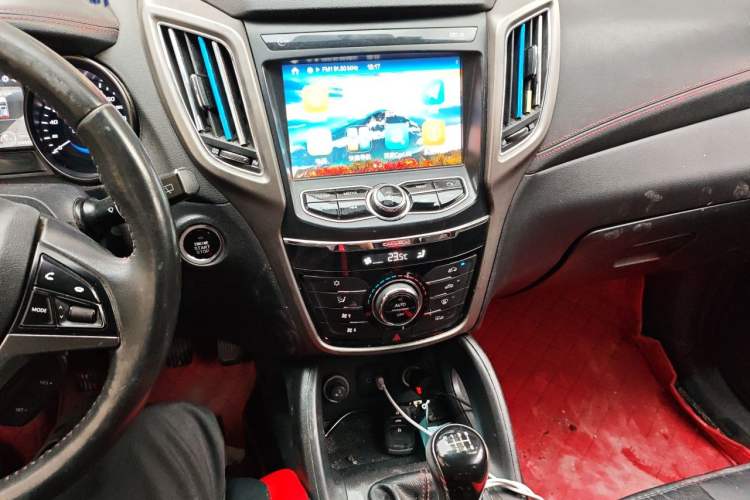 Used CHANGAN CS75 2017 Shangku Edition 1.5T Manual ZhiXiang Model Audio And AC Panel
