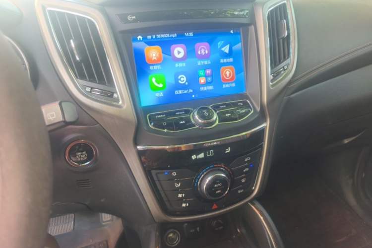 Used CHANGAN CS75 2017 Shangkui Edition 1.5T Automatic Fengyue Model Audio And AC Panel