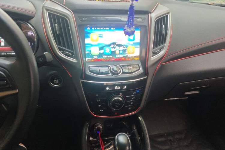 Used CHANGAN CS75 2017 Shangkui Edition 1.5T Automatic Fengxiang Model Audio And AC Panel