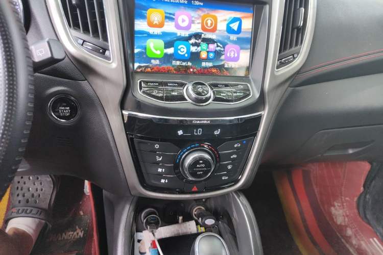 Used CHANGAN CS75 2017 Shangkui Edition 1.5T Automatic Fengxiang Model Audio And AC Panel