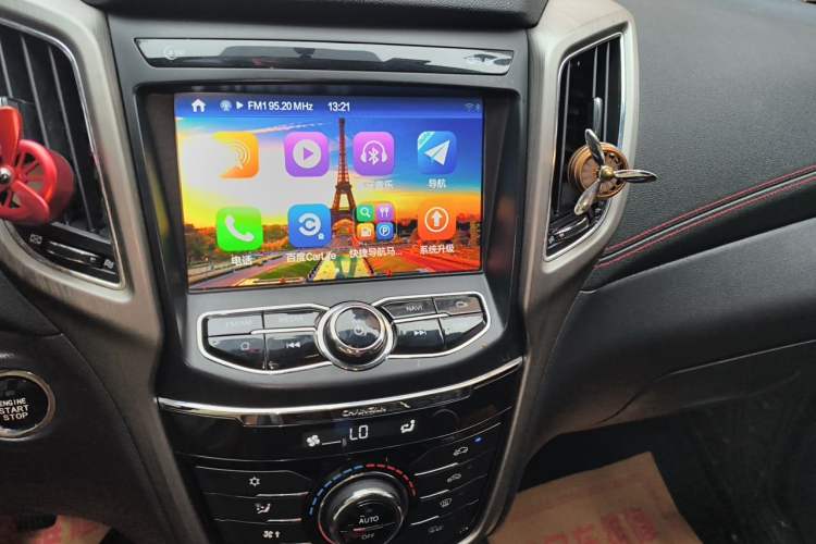 Used CHANGAN CS75 2017 Shangku Edition 1.5T Manual ZhiXiang Model Audio And AC Panel