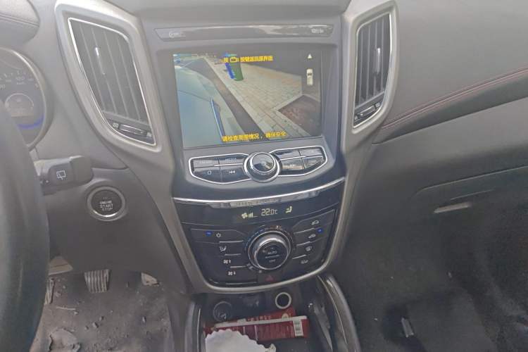 Used CHANGAN CS75 2017 Shangkui Edition 1.5T Manual Fengxiang Model Audio And AC Panel