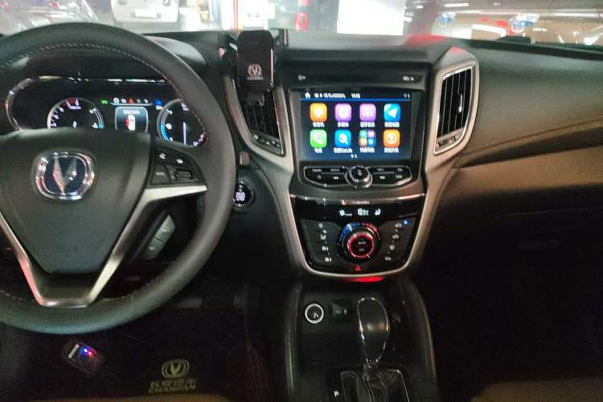 Used CHANGAN CS75 2017 Shangkui Edition 1.8T Automatic All-Wheel-Drive Elite Model Audio And AC Panel