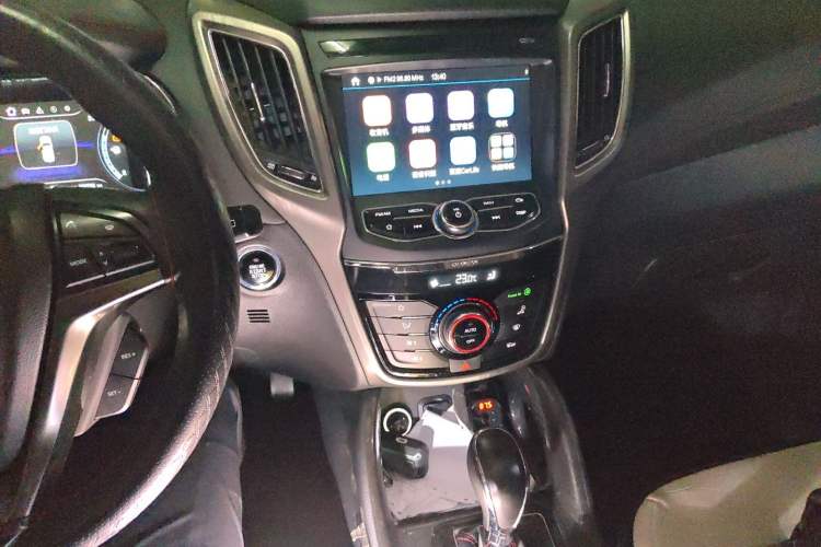 Used CHANGAN CS75 2017 Shangkui Edition 1.5T Automatic Sharp Model Audio And AC Panel