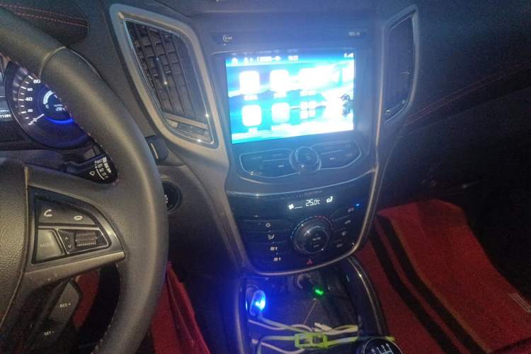 Used CHANGAN CS75 2017 Shangku Edition 1.5T Manual ZhiXiang Model Audio And AC Panel