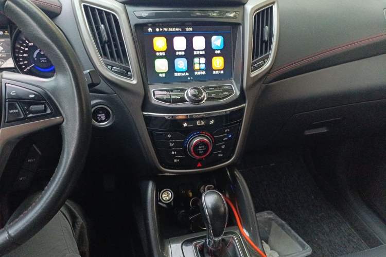 Used CHANGAN CS75 2017 Shangkui Edition 1.5T Automatic Fengyue Model Audio And AC Panel