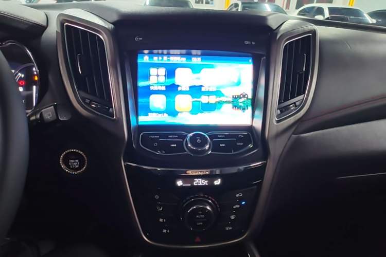 Used CHANGAN CS75 2017 Shangkui Edition 1.5T Automatic Fengxiang Model Audio And AC Panel