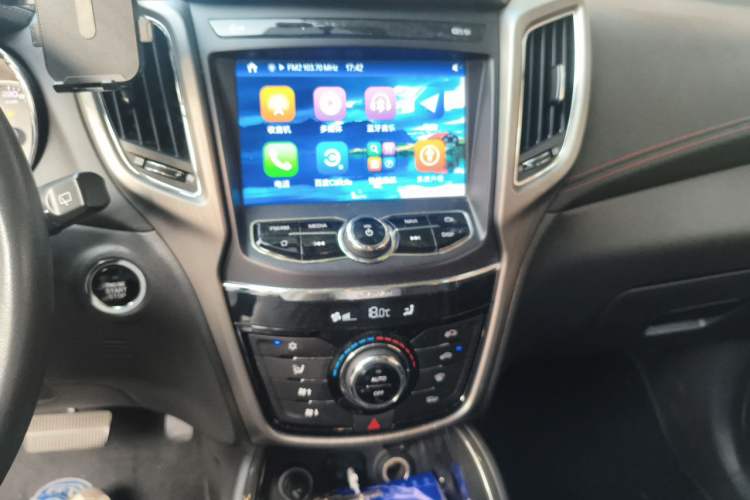 Used CHANGAN CS75 2017 Shangkui Edition 1.5T Automatic Fengxiang Model Audio And AC Panel