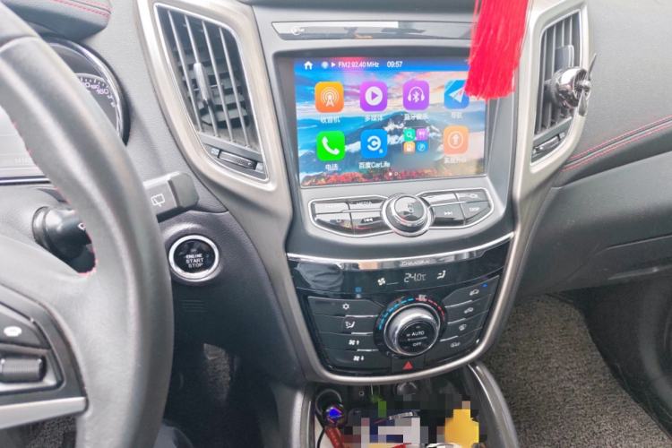 Used CHANGAN CS75 2017 Shangkui Edition 1.5T Automatic Fengxiang Model Audio And AC Panel