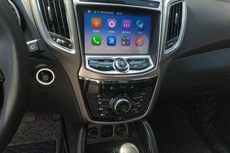 Used CHANGAN CS75 2017 Shangkui Edition 1.5T Automatic Fengxiang Model Audio And AC Panel