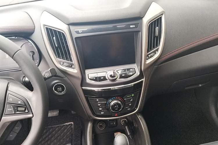 Used CHANGAN CS75 2017 Shangkui Edition 1.5T Automatic Sharp Model Audio And AC Panel