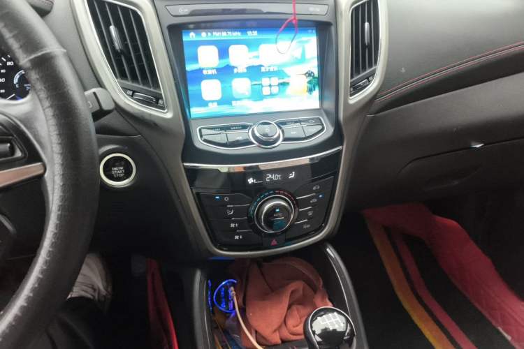 Used CHANGAN CS75 2017 Shangku Edition 1.5T Manual ZhiXiang Model Audio And AC Panel
