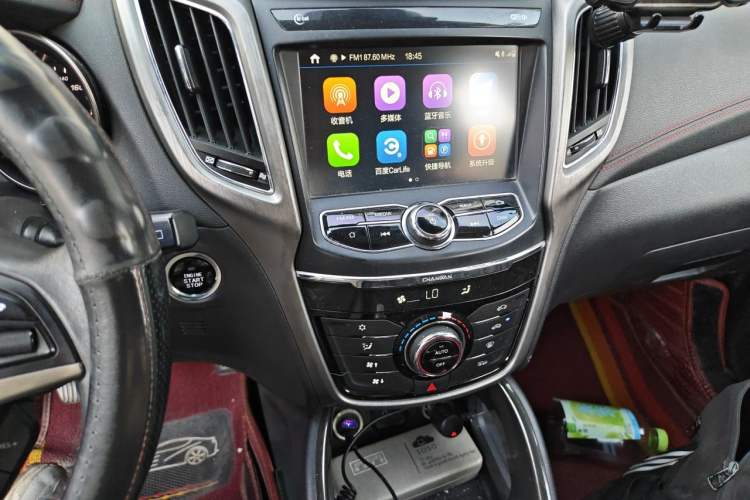 Used CHANGAN CS75 2017 Shangkui Edition 1.5T Manual Fengxiang Model Audio And AC Panel