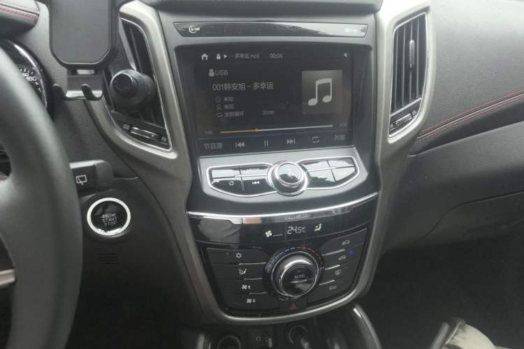 Used CHANGAN CS75 2017 Shangkui Edition 1.5T Automatic Fengyue Model Audio And AC Panel
