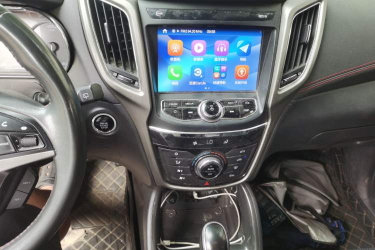 Used CHANGAN CS75 2017 Shangkui Edition 1.5T Automatic Fengxiang Model Audio And AC Panel