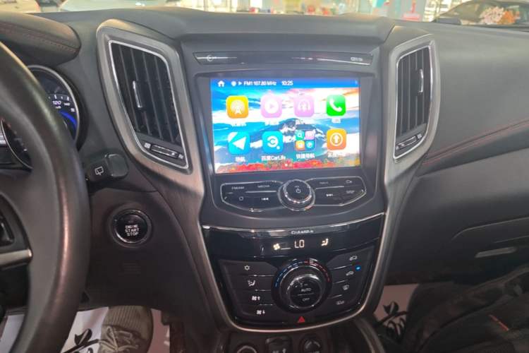 Used CHANGAN CS75 2017 Shangkui Edition 1.5T Manual Fengxiang Model Audio And AC Panel