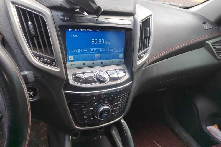 Used CHANGAN CS75 2017 Shangkui Edition 1.5T Manual Fengxiang Model Audio And AC Panel