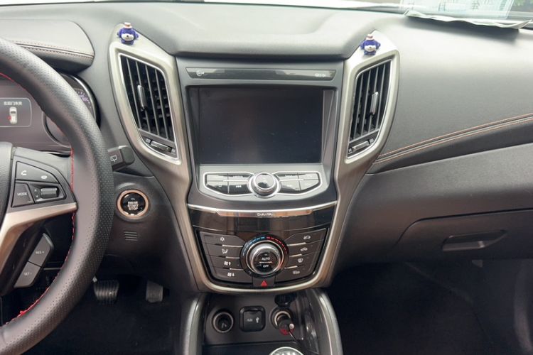 Used CHANGAN CS75 2017 Shangkui Edition 1.5T Manual Fengxiang Model Audio And AC Panel