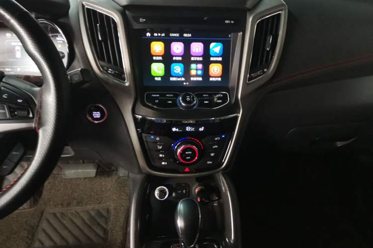 Used CHANGAN CS75 2017 Shangkui Edition 1.5T Automatic Fengxiang Model Audio And AC Panel