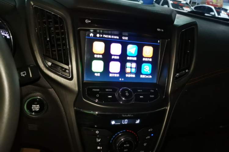 Used CHANGAN CS75 2017 Shangkui Edition 1.5T Automatic Fengxiang Model Audio And AC Panel