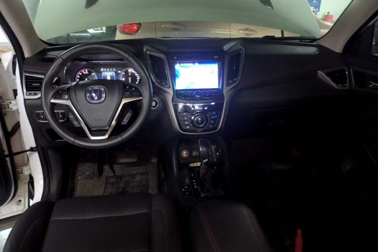 Used CHANGAN CS75 2017 Shangkui Edition 1.8T Automatic All-Wheel-Drive Luxury Model Center Console