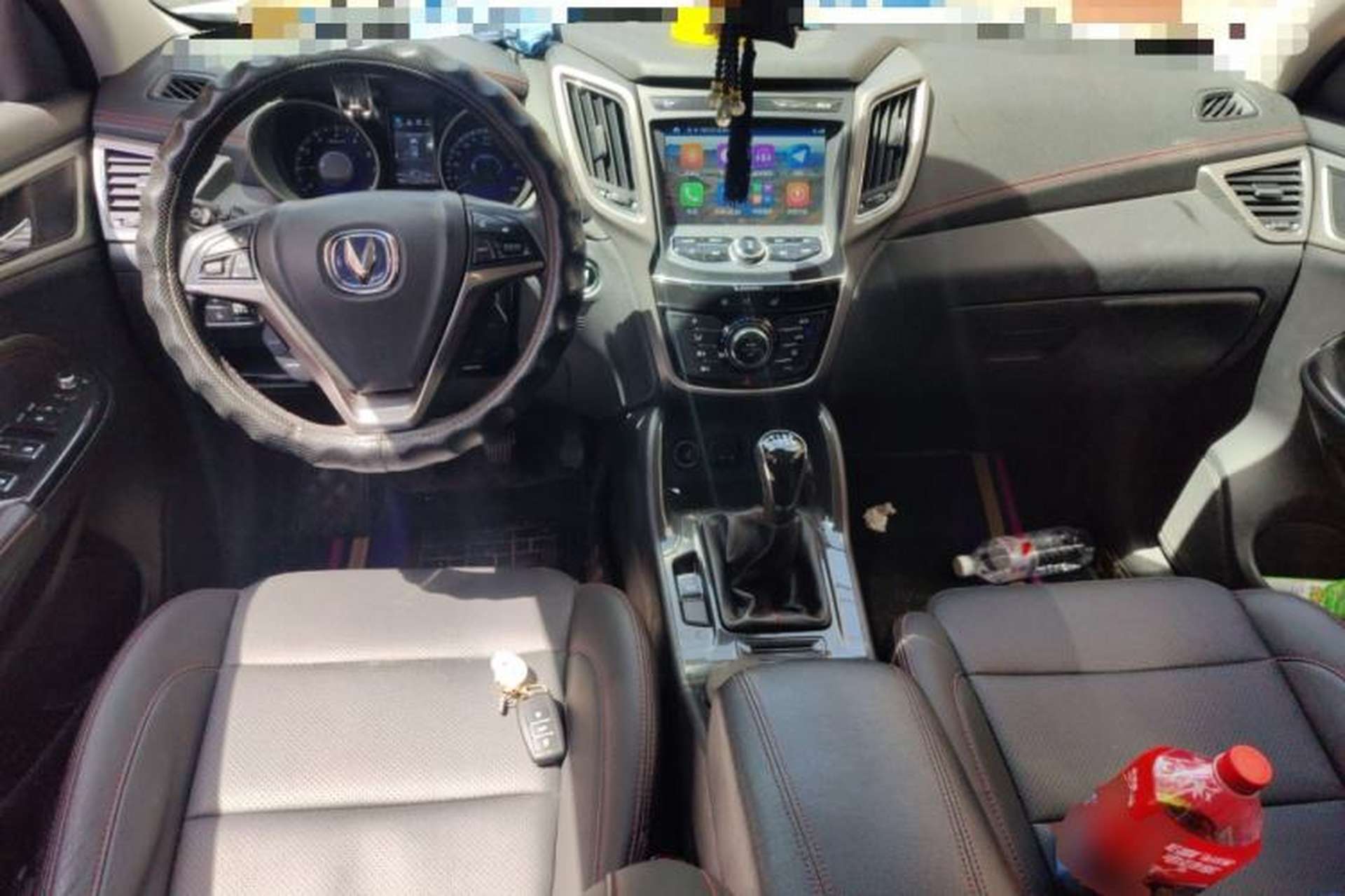 Used CHANGAN CS75 2017 Shangkui Edition 1.5T Manual Fengxiang Model Center Console