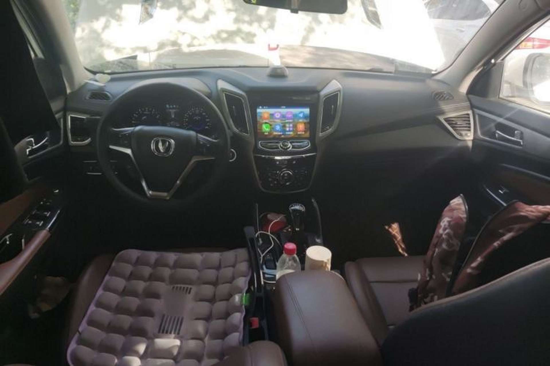 Used CHANGAN CS75 2017 Shangku Edition 1.5T Manual ZhiXiang Model Center Console