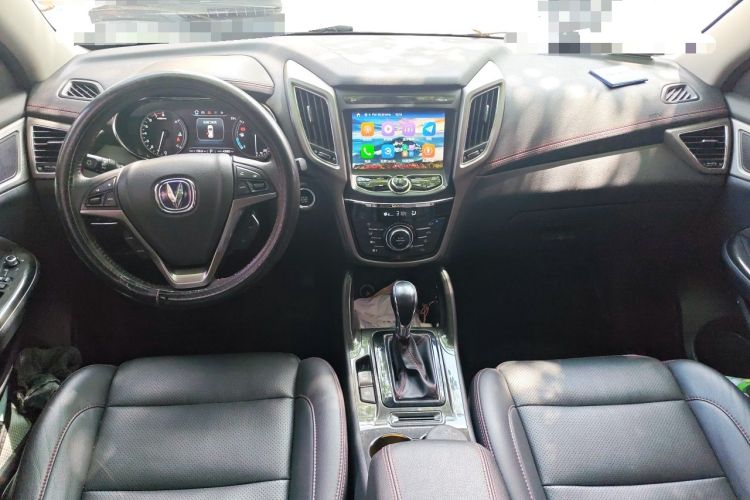 Used CHANGAN CS75 2017 Shangkui Edition 1.5T Automatic Fengxiang Model Center Console