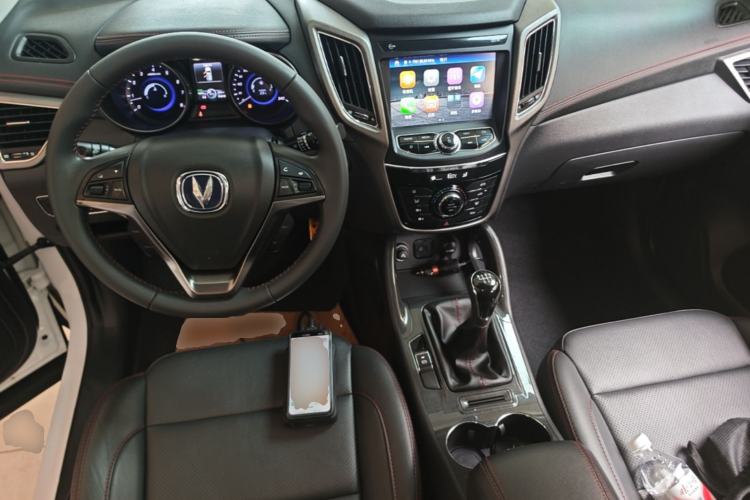 Used CHANGAN CS75 2017 Shangku Edition 1.5T Manual ZhiXiang Model Center Console