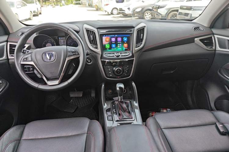 Used CHANGAN CS75 2017 Shangkui Edition 1.5T Automatic Fengyue Model Center Console
