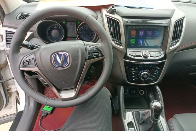 Used CHANGAN CS75 2017 Shangku Edition 1.5T Manual ZhiXiang Model Center Console