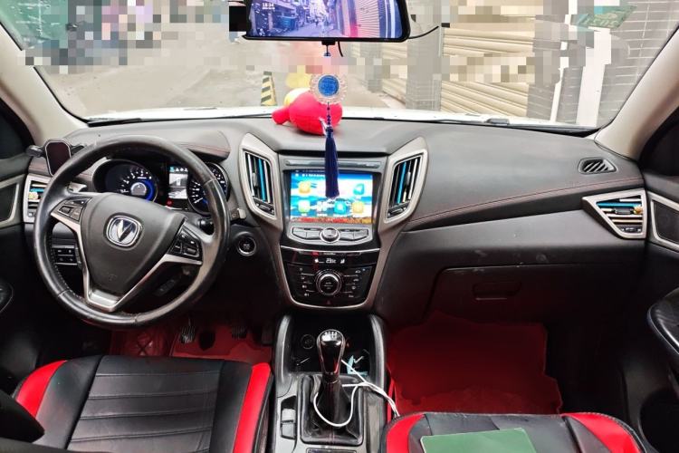 Used CHANGAN CS75 2017 Shangku Edition 1.5T Manual ZhiXiang Model Center Console