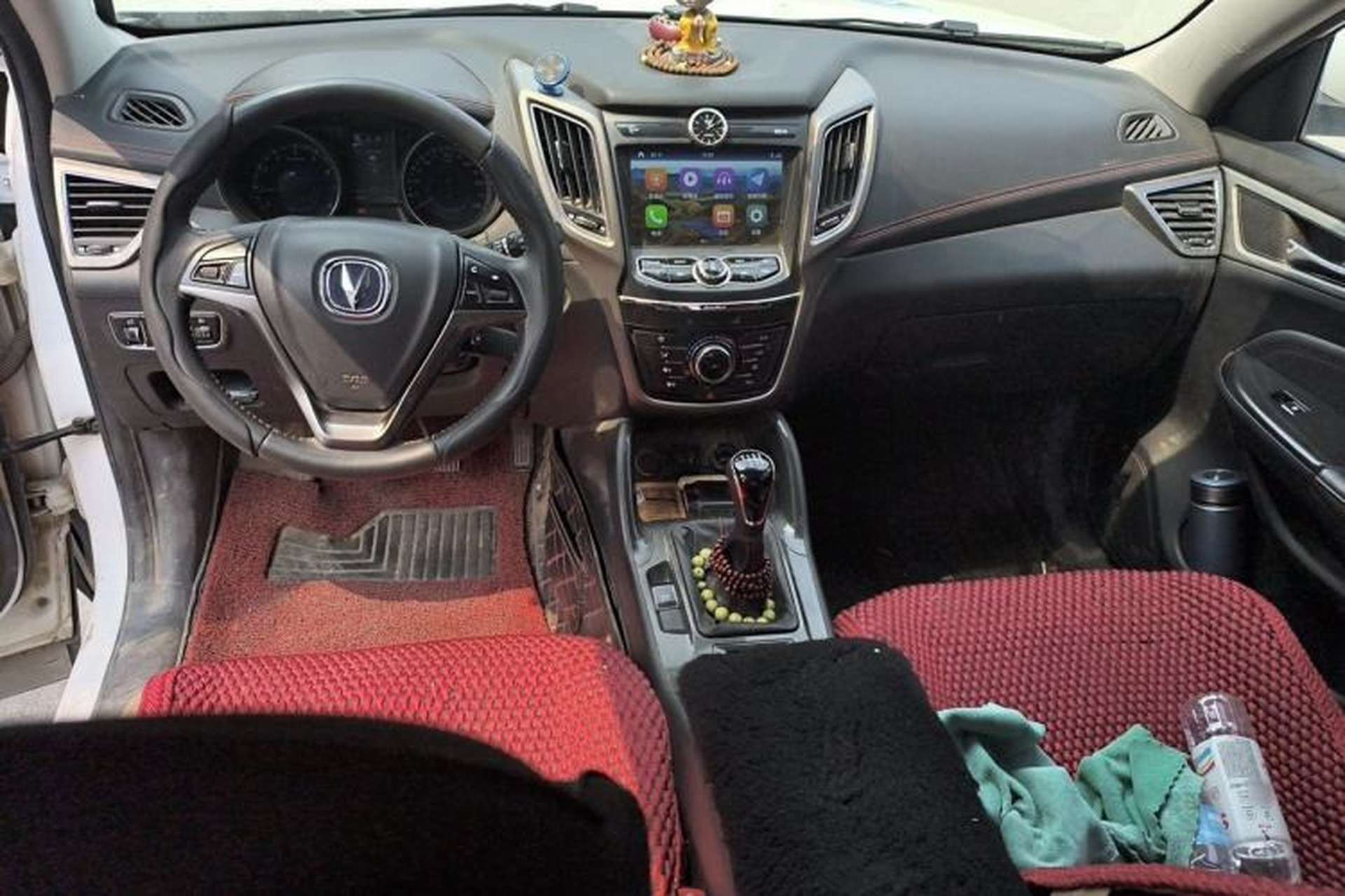 Used CHANGAN CS75 2017 Shangkui Edition 1.5T Manual Enjoyment Model Center Console