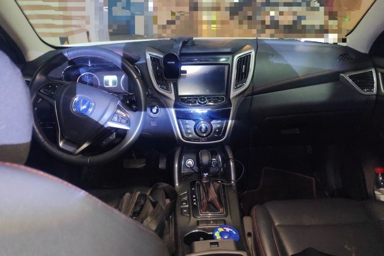 Used CHANGAN CS75 2017 Shangkui Edition 1.8T Automatic All-Wheel-Drive Luxury Model Center Console