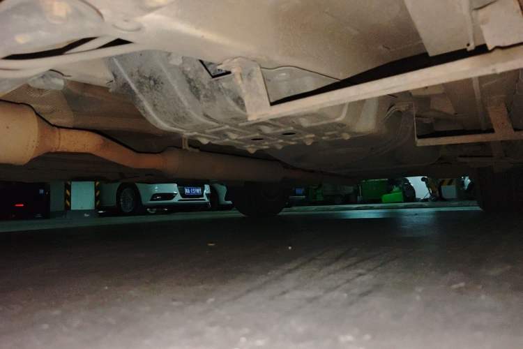 Used CHANGAN CS75 2017 Shangkui Edition 1.5T Automatic Fengxiang Model Chassis Front Left