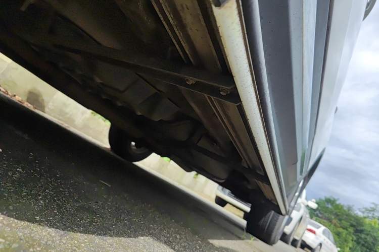 Used CHANGAN CS75 2017 Shangkui Edition 1.5T Automatic Fengxiang Model Chassis Front Left