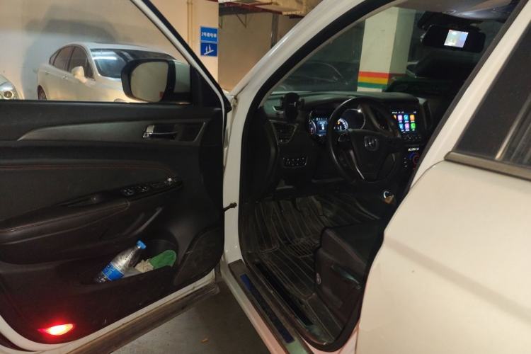 Used CHANGAN CS75 2017 Shangkui Edition 1.5T Manual Fengxiang Model Driver Seat