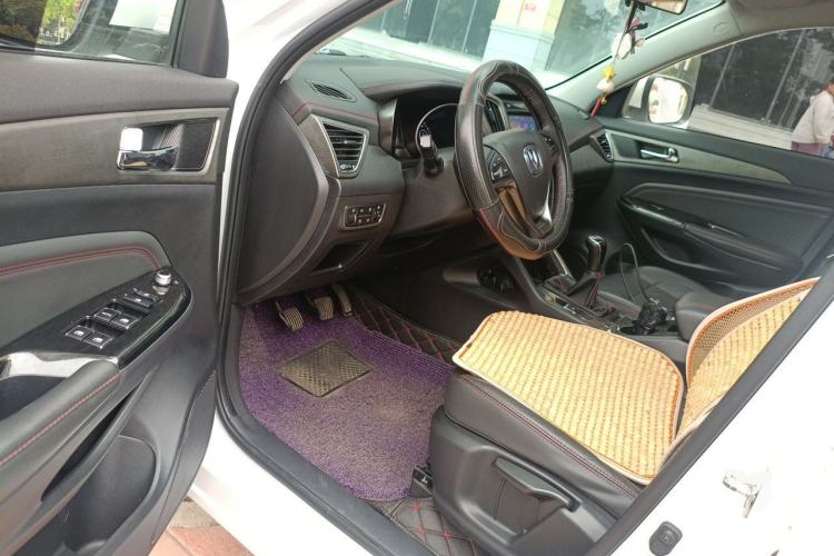 Used CHANGAN CS75 2017 Shangkui Edition 1.5T Manual Fengxiang Model Driver Seat