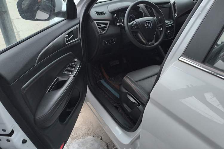 Used CHANGAN CS75 2017 Shangkui Edition 1.5T Automatic Fengxiang Model Driver Seat