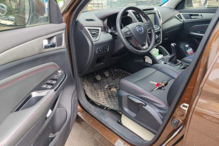 Used CHANGAN CS75 2017 Shangku Edition 1.5T Manual ZhiXiang Model Driver Seat
